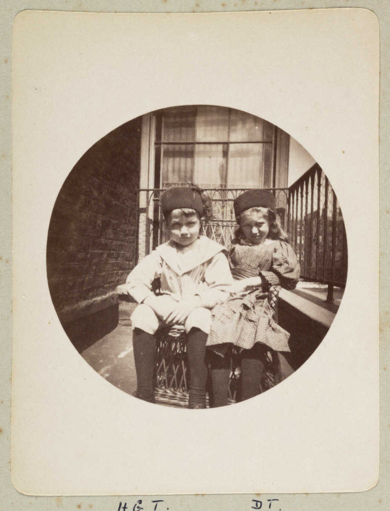 Illustration for article titled 14 Amateur Photos Taken With the Very First Consumer Camera